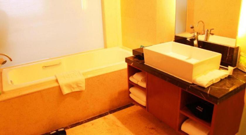 Shenyang Rayfont International Hotel Экстерьер фото